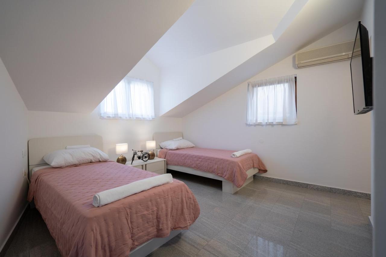 Вілла Lusi House Светі Филип-і-Яков Екстер'єр фото