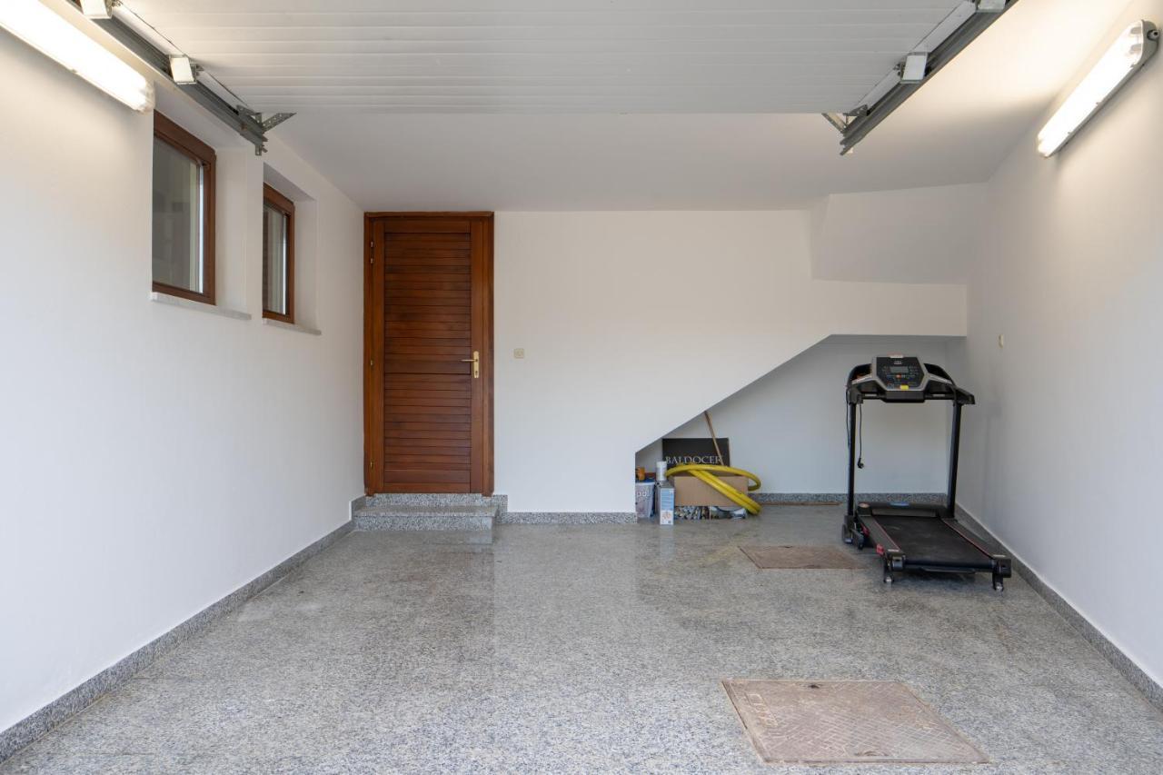 Вілла Lusi House Светі Филип-і-Яков Екстер'єр фото