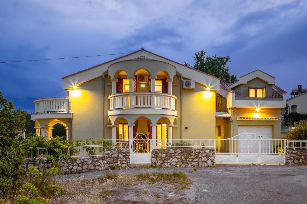 Вілла Lusi House Светі Филип-і-Яков Екстер'єр фото